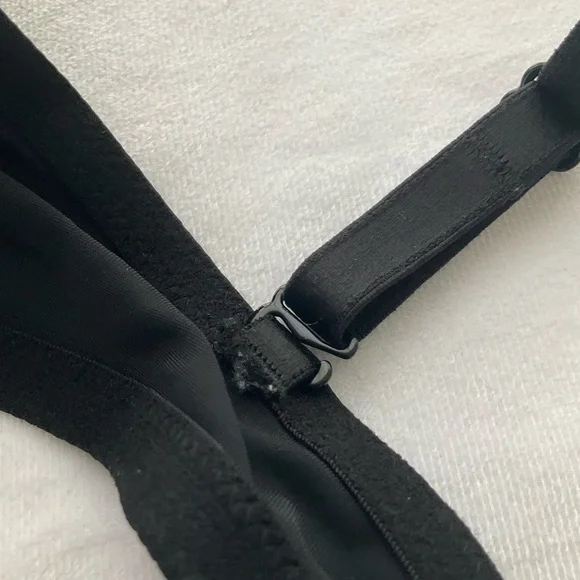 PINK Victoria's Secret Black 34D Bra with Subtle Pink Detail - Picture 11 of 12